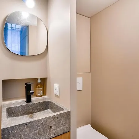 Renovated In The Heart Of The Marais