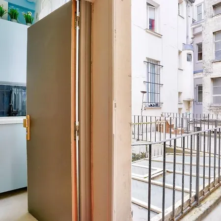 Renovated In The Heart Of The Marais דירה פריז