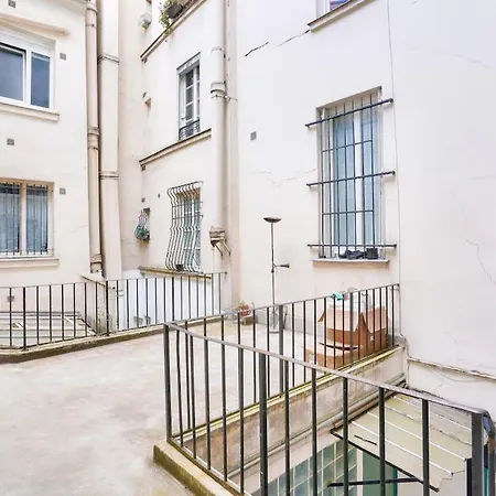 Renovated In The Heart Of The Marais