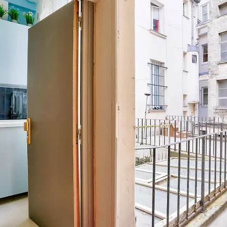 Renovated In The Heart Of The Marais