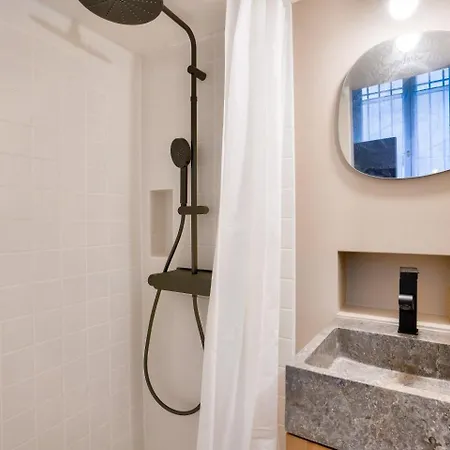 Appartement Renovated In The Heart Of The Marais Paris